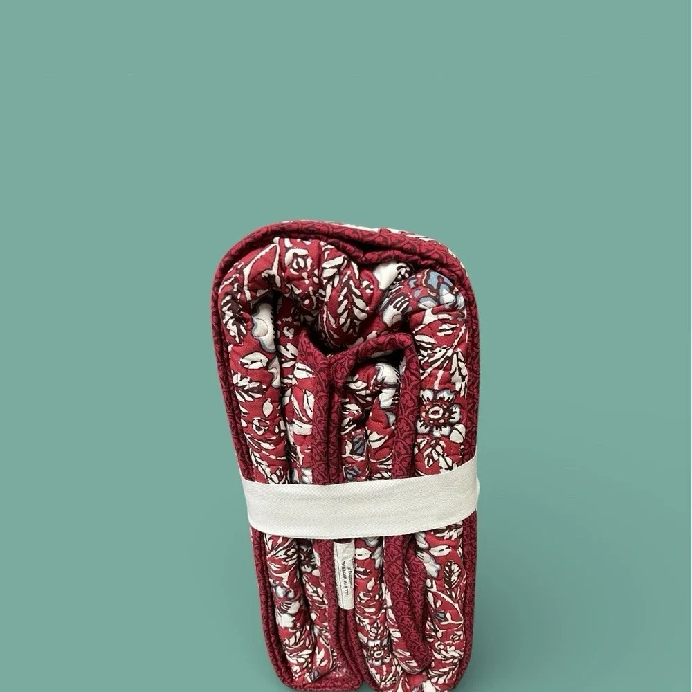 Sonoma Full Queen Reversible Cotton Quilt Asma Floral Quilted‎ 90 x 95 Red Black